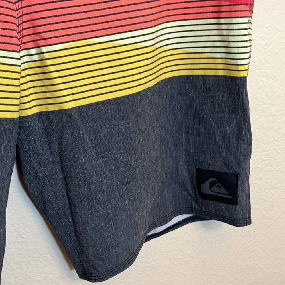 Quiksilver High Line Dry Flight Water Repellent Board Shorts